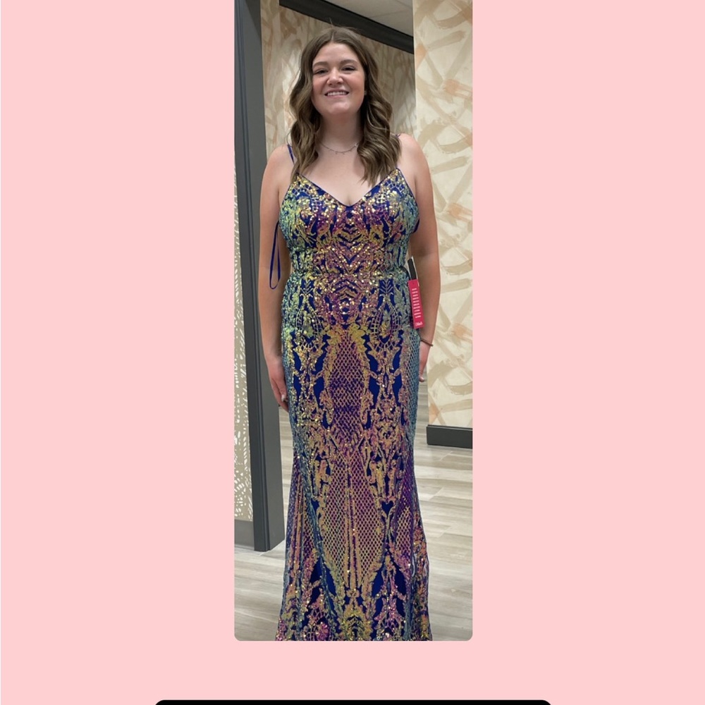 Fully sequined dress